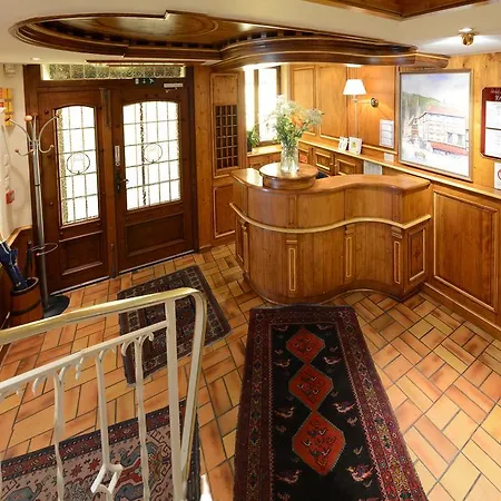 Logis De La Cloche Отель Оберне