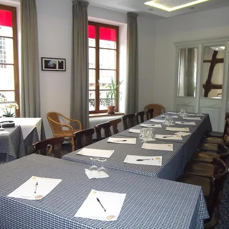 Logis De La Cloche Оберне