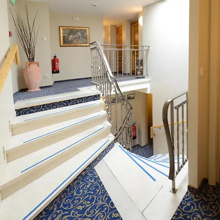Logis De La Cloche Szálloda 3*