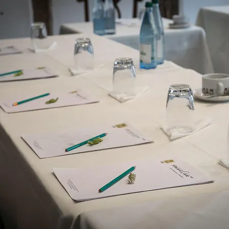 Logis De La Cloche 3* Оберне