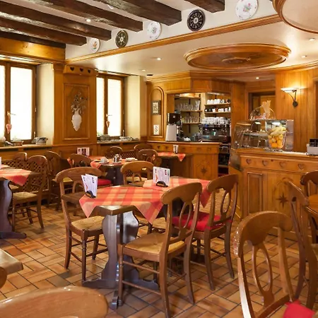 Logis De La Cloche Szálloda 3*