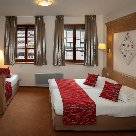 Отель Logis De La Cloche Оберне