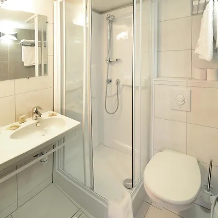 Logis De La Cloche Отель Оберне