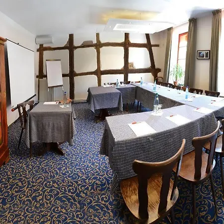 Logis De La Cloche Hotel 3*