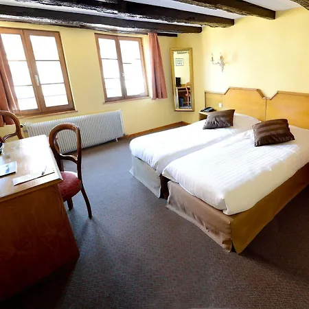 Logis De La Cloche 3* Оберне