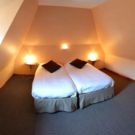 Logis De La Cloche ホテル 3*