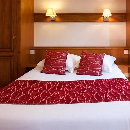 Logis De La Cloche 3* Оберне