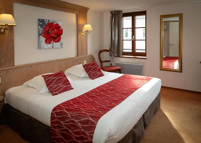 De La Cloche Hotel 3*