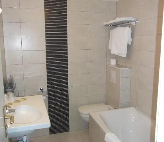 Hotel De La Cloche 3*