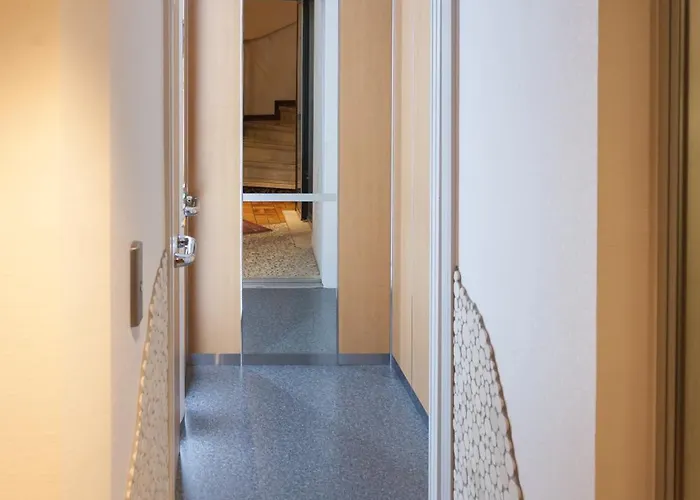 Hotel De La Cloche 3*