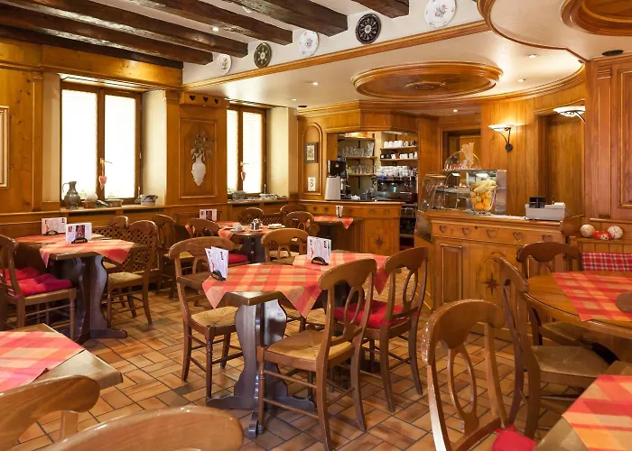 De La Cloche Hotel 3*