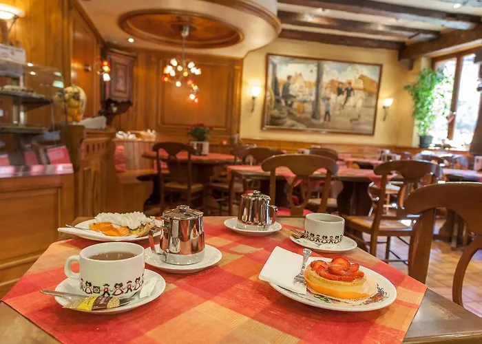 Hotel De La Cloche 3*