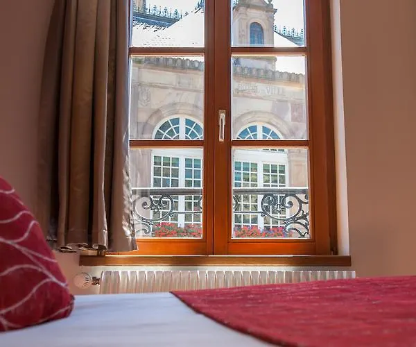 Hotel De La Cloche 3*