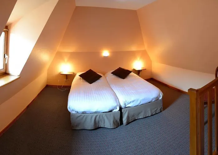 De La Cloche Hotel 3*